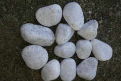 Mexican-White-Tumble-Beach-Pebble-Size-half-in-to-1-in